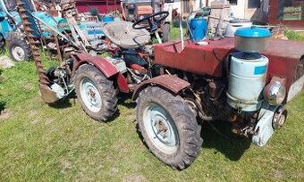 Malotraktor TZ-4K-14 s kosou