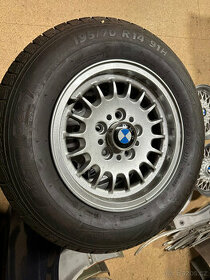Alu BMW sada 5 x120 po komaxitu a nove pneu 6jx14