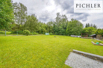 Prodej stavebního pozemku 1022 m² se stavbou