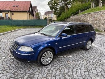 VOLKSWAGEN PASSAT VARIANT 2.5TDI V6--NOV STK