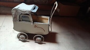 REZERVACE DO 26.5.2025 Starý dětský kočárek