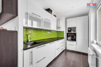 Pronájem bytu 2+kk, 52 m², Pardubice, ul. Benešovo náměstí