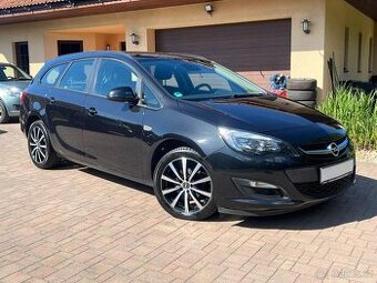 Opel Astra 1.4 T Serviska Tempomat 1. Majitel