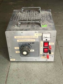 Regulovatelny DC zdroj s autotransformatorem