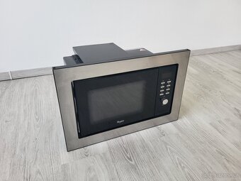 Vestavná mikrovlnná trouba Whirlpool
