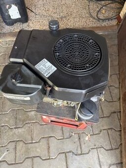 Motor do zahradního traktoru
