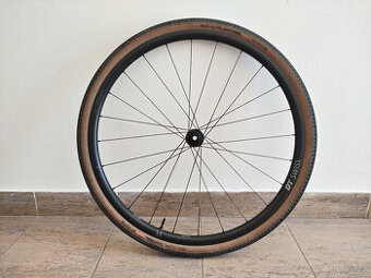 Prodám zapletená kola DT Swiss Gravel LN 28"
