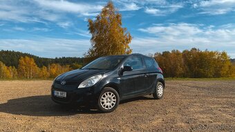 Hyundai i20, STK do 03/26, zimní sada pneu