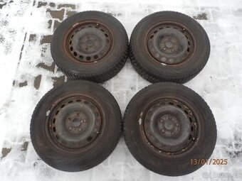 4xObutá zimní sada na ŠKODA OCTAVIA 2 NOKIAN 195/65 R15