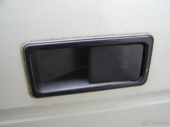 🔴koupím kliku -levý dveře na Land Rover Discovery I.