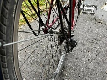 Dvě treková jízdní kola ( pánské a dámské)