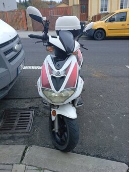 Skútr Keeway RY8 Sport Evo