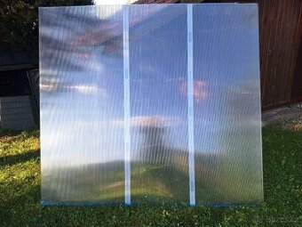 Polykarbonát dutínkový