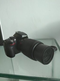 Nikon D5100 + objektiv AF-S NIKKOR 55–200 mm
