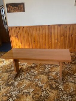 KONFERENČNÍ STŮL