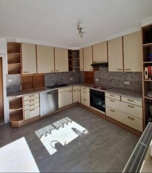 Kuchyňská linka včetně spotřebičů