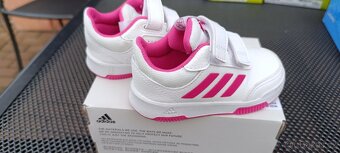 Dívčí boty (16 párů) vel. 20-24