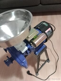 Mlýnek na obiloviny