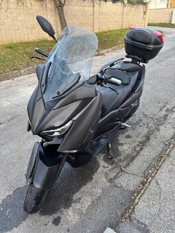 Yamaha XMAX 300