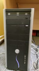 Stolní počítač AMD Sempron Procesor 2800+1.61GHz, 448 MB RAM