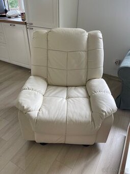 Polohovací masážní křeslo