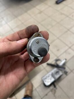 Řídítkové přepínače Jawa a Aprilia