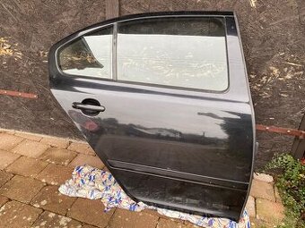 Pravé zadní dveře Škoda Octavia 2 / II. 9910 bez koroze