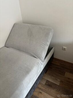 Válenda s úložným prostoe