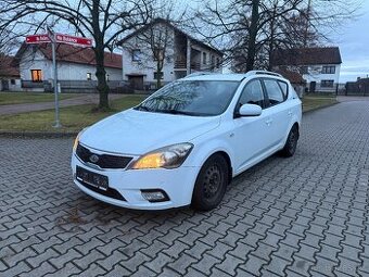 KIA Ceed 1.4 77kW - r.v. 2011 - náhradní díly