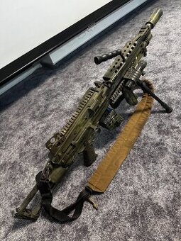airsoft kulomet / M249