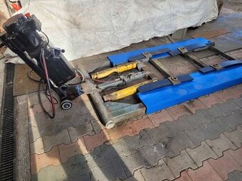 nůžkový mobilní zvedák