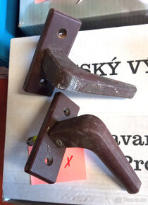 Okenní půloliva hnědý plast