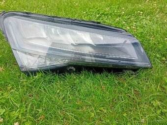 Přední světlo superb iii