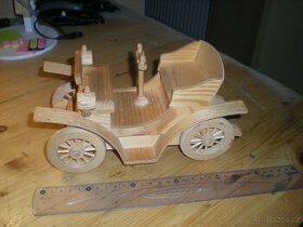 dřevěné historické  auto,nové
