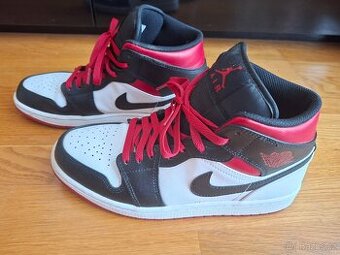 AIR JORDAN 1 Mid, velikost 42