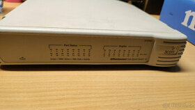 Prodam 16port 100mbit switch 3com