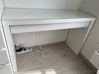 Toaletní stolek - IKEA Malm