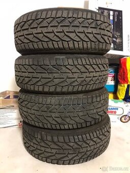 Pneu R17 215/55 98V