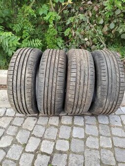 Prodám zánovní letní pneu 195/60/15 Nokian Wetproof
