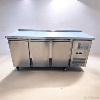 Chladicí pult 178x70x83-95cm - top stav