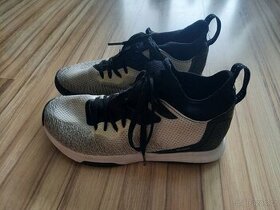 Dámské nízké basketbalové boty Fast 500 vel.40 ( stélka 25 c - 1