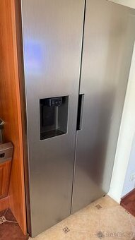 Prodám americkou lednici Samsung RS67A8810S9/EF