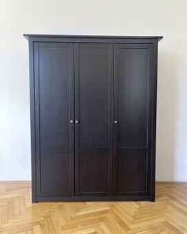 Hemnes satni skrin