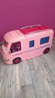 Karavan Barbie,  Šatník Barbie