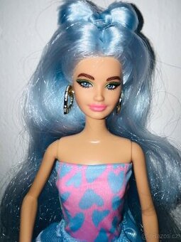 Barbie modré vlasy