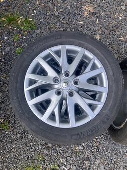 Alu kola Renault 16” 5x114 + Michelin pneu velmi dobrý stav