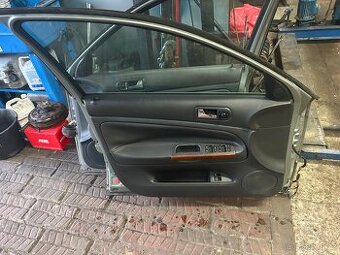 VW Passat B5.5 - Levé přední dveře
