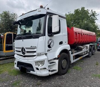 Mercedes Benz Antos kontejner