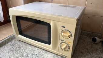 Mikrovlnná trouba a lednice - ZDARMA