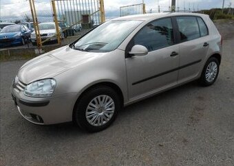 Volkswagen Golf 1,6 85 kW KLIMA Serviska benzín